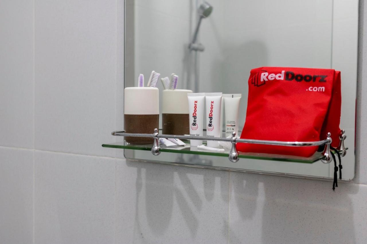 Reddoorz @ Taman Royal Tangerang Hotel Exterior foto